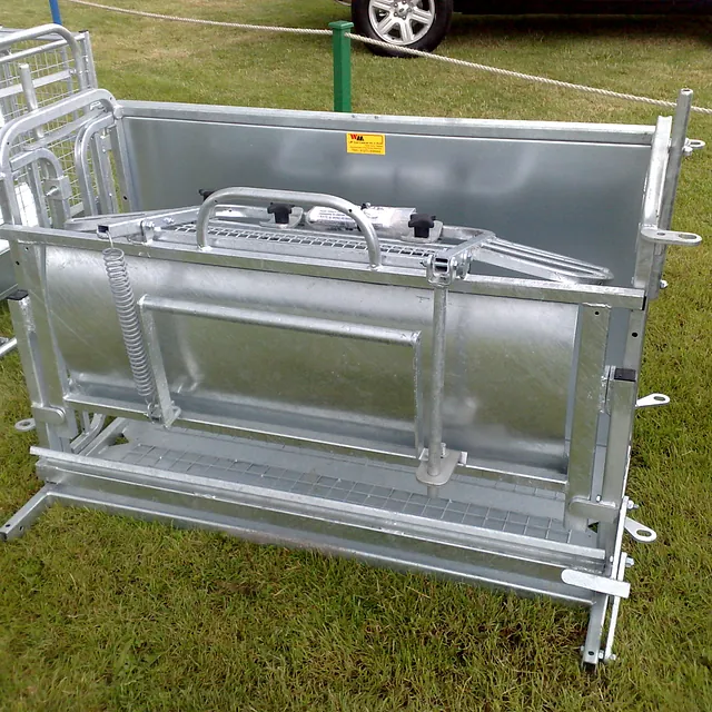 sheep rollover crate